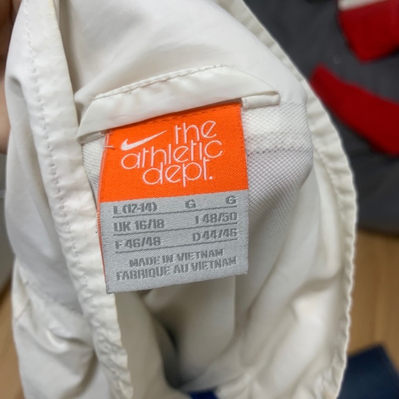 Nike windbreaker - Picture 3 of 3